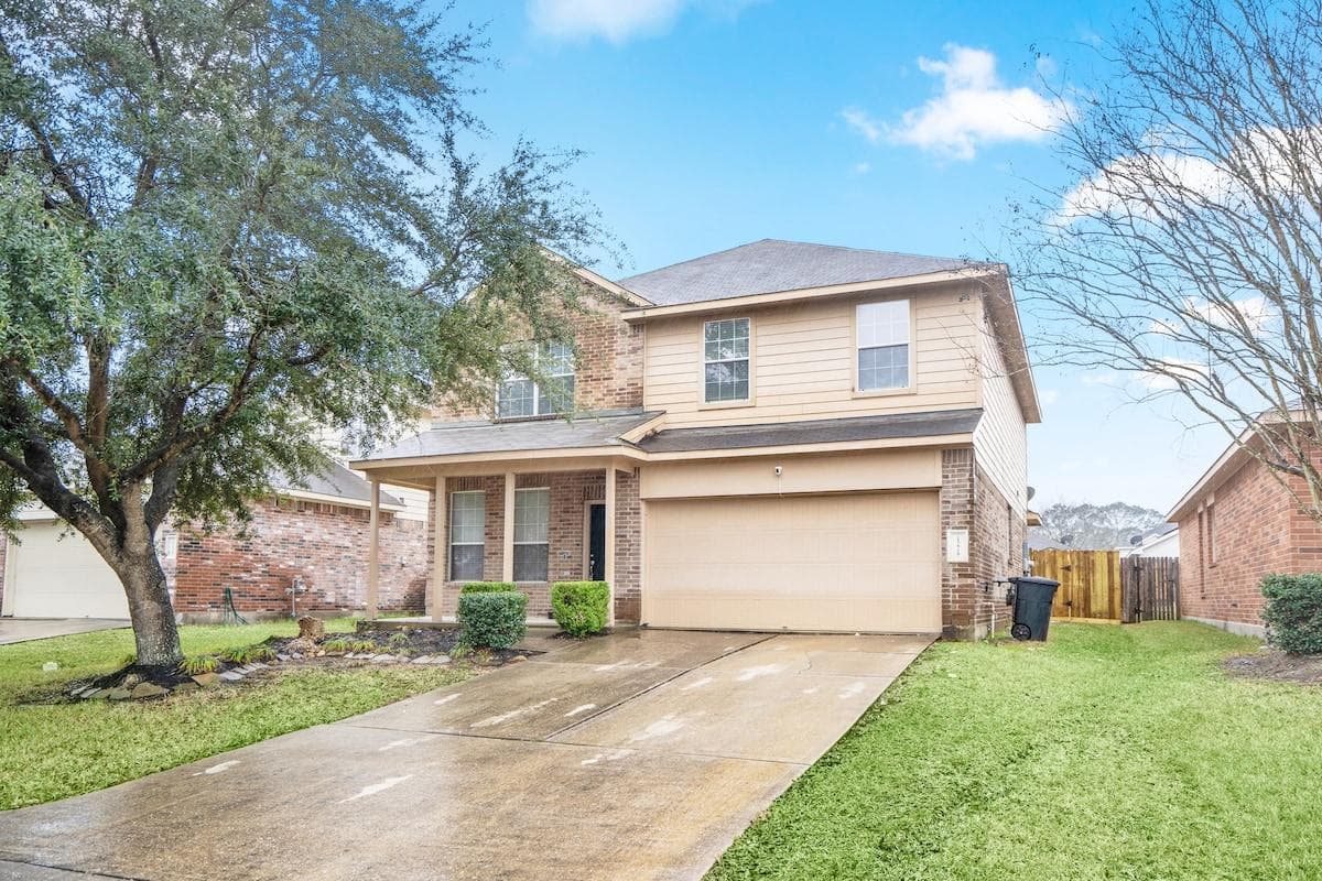 Warmest Welcome Awaits: Step into Your Home Away from Home and Experience Genuine Hospitality at our Airbnb